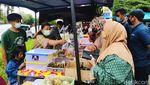 Berburu Takjil Jelang Buka Puasa