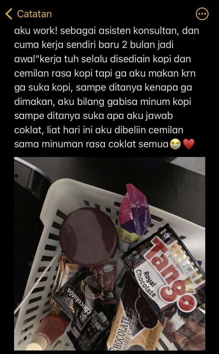 Bikin Iri! Karyawan yang Baru Diterima Kerja Ini Diberi Banyak Makanan
