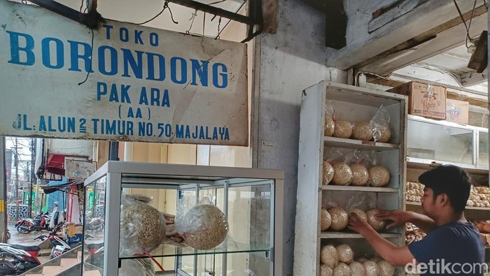Borondong Pak Ara.