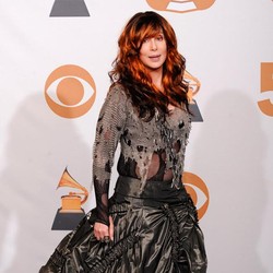 Cher Menuju Pernikahan Ketiga di Usia 79 Tahun, Umur Calon Suami Setengahnya