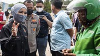 Untuk mengatasi antrean pengisian BBM jenis solar di Provinsi Sumatera Selatan, PT Pertamina menyiapkan 17 unit SPBU Mobile dengan kapasitas mulai dari 5.000 Kiloliter (Kl) hingga 16.000 Kl.