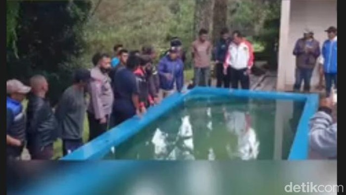 Dua bocah ditemukan tewas tenggelam di kolam renang sebuah villa Bandung Barat.