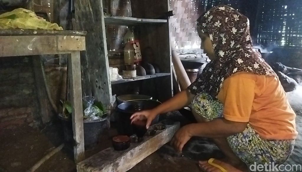 Home Industry Gula Aren di Pandeglang. Begini proses pembuatannya!