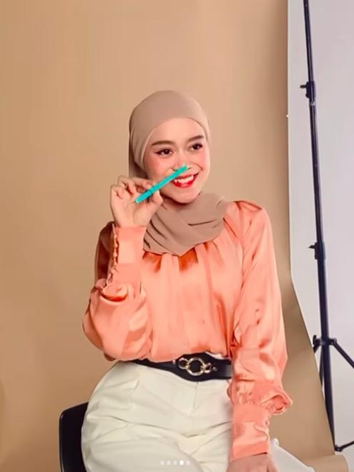 lesti kejora Gaya hojab Lesti Kejora yang disorot.