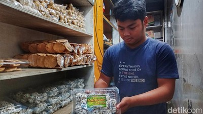 Mengenal Borondong Pak Ara Khas Majalaya