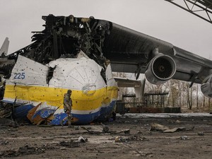 Penampakan Pesawat Terbesar di Dunia yang Hancur Digempur Rusia