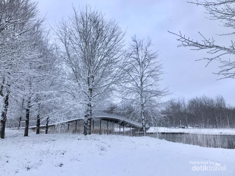 Ada Salju April Mop di Musim Semi Belanda