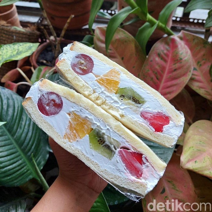 Sandwich buah