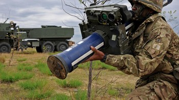 Starstreak bisa ditembakkan dari launcher di permukaan untuk menembak jet tempur ataupun helikopter sampai jarak 7 kilometer. Foto: Wikipedia