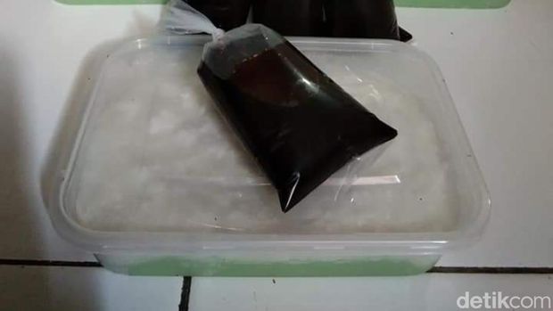 Takjil buka puasa khas Sulawesi Selatan.