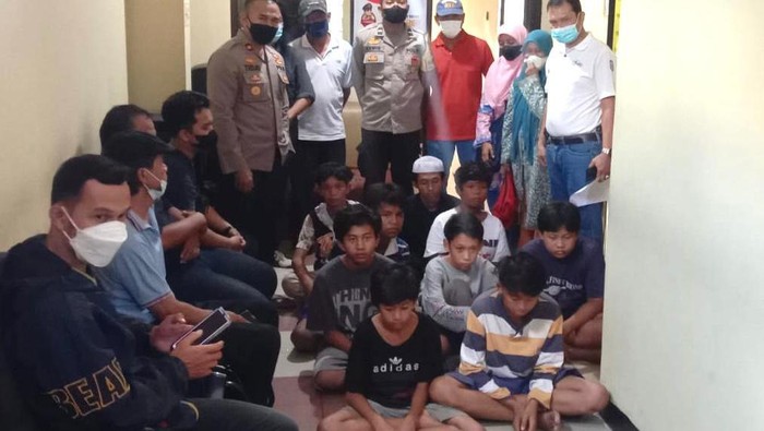 Sebanyak 9 anak diamankan karena tawuran di daerah Matraman, Jaktim, Sabtu (2/4/2022) sekitar pukul 03.00 WIB.