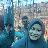 Dalam unggahannya Ustazah Asma Harun meminta pada anak-anak muda untuk mempertimbangkan lagi kepuasan apa yang didapat dari menonton konser Justin Bieber. “kita akan dapat kepuasan berseronok tetapi cuba persoalkan pada diri sendiri, “kemudian apa yang aku akan dapat untuk 5, 10, 20 tahun akan datang? Nak cerita dengan bangga pada anak cucu yang aku pernah terkinja di konsert Justin Bieber?” InsyaAllah dik, kalau kamu berjaya lawan nafsu daripada hadir, saya yakin Allah sediakan ganjaran yang amat besar buat kamu,” tulisnya. Foto: Dok. Facebook Ustazah Asma Harun