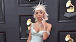 Doja Cat Gemerlap di Karpet Merah Grammy 2022