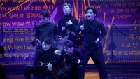 Meski hanya tampil membawakan satu lagu saja, BTS melumerkan panggung Grammy 2022 dengan lagu Butter. (Foto: Chris Pizzello/Invision/AP/Chris Pizzello)  