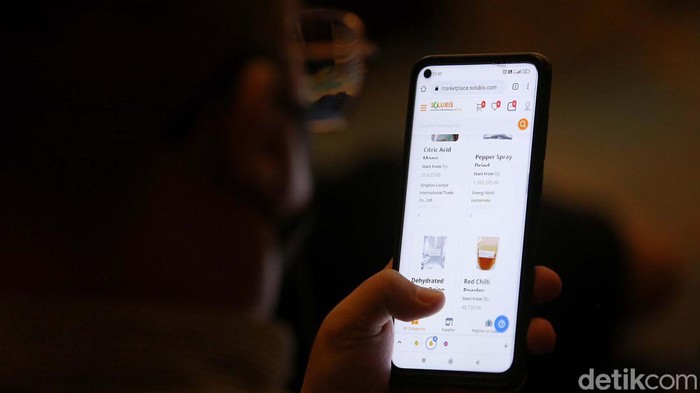 Aplikasi untuk Bantu Pelaku UMKM Pantau Bahan Baku Solubis meluncurkan platform e-consulting dan marketplace pertama di Indonesia yang membidangi bahan baku industri. Hal ini untuk memudahkan pelaku UMKM.