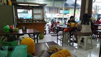 Bakso Malang Citra di dekat Universitas Indonesia juga tak kalah enak. Seporsinya sudah lengkap dengan bakso, siomay pangsit hingga suun atau mie kuning. Foto: Instagram @baksomalangcitra