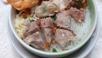 Bakso Malang Mbah Jingga juga menawarkan poris lengkap. Bahkan menawarkan bakso Malang frozen untuk kawasan Jabodetabek. Foto: Instagram @baksomalangmbahjingga