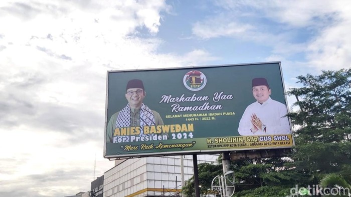 Baliho elite PPP Bekasi bersama Anies Baswedan. (Dwi Andayani/detikcom).