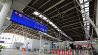 Pembangunan Stasiun Cikarang merupakan bagian dari proyek Double-Double Track (DDT) Manggarai - Cikarang, yang juga dibangun oleh Kementerian Perhubungan.