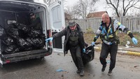 Sementara itu, Rusia dilaporkan langsung membantah tuduhan itu dengan menyebut foto dan video mayat di Bucha sebagai pertunjukan pemerintah Ukraina untuk Barat. REUTERS/STRINGER.