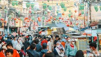 Pasar Lama memang sangat terkenal dengan jajanan kaki limanya.