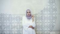 Meski sudah delapan tahun mualaf, Berlliana Lovell mengaku belum bisa menjadi muslim yang taat. (Foto: Rifkianto Nugroho/detikcom)  