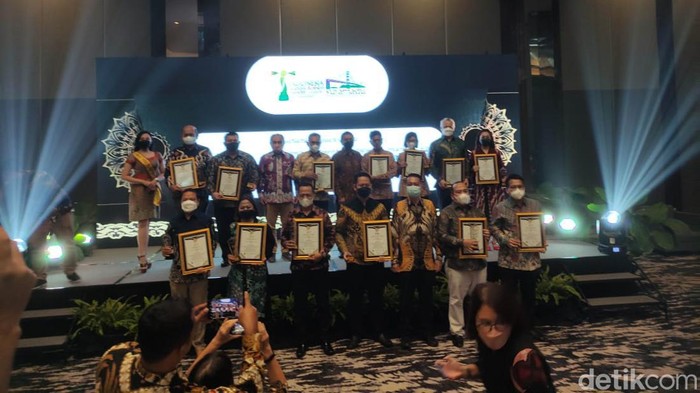 Pariwisata di Jatim terus bangkit setelah dua tahun dilanda pandemi COVID-19. Kebangkitan pariwisata dan bisnis diapresiasi melalui East Java Tourism Summit 2022.