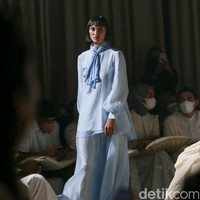 Koleksi Mashrabiya Wearing Klamby terdiri dari scarf, dress, tunik dan plisket. Foto: Grandyos Zafna/Detikcom