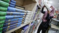 Penjual Al-Quran marak bermunculan memasuki bulan suci Ramadan, Senin (4/4/2022).