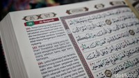 Sementara itu, menurut penjual saat memasuki bulan Ramadan penjualan Al-Quran masih stabil.