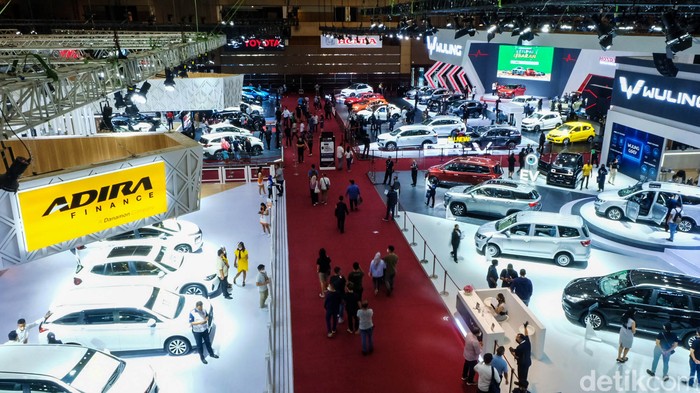 IIMS 2022 tetap menjadi magnet bagi pengunjung di bulan puasa Ramadan. Di hari kedua Ramadan, IIMS ramai pengunjung.