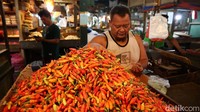 Sementara itu harga cabai merah mencapai Rp 78.550/kg.  Meroket Rp 14.650.