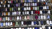 Seperti umat Islam di belahan dunia lain, muslim India menjalankan ibadah puasa pada bulan Ramadan. (AP Photo/Rafiq Maqbool)
