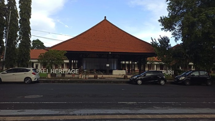Hotel pertama di Bali