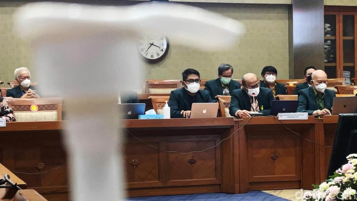 Ikatan Dokter Indonesia dan Komisi IX DPR RI menggelar di kompleks parlemen hari ini. Rapat dengar pendapat itu membahas agenda penjelasan tentang tugas pokok dan fungsi (tupoksi) IDI sebagai organisasi profesi kedokteran di Indonesia.