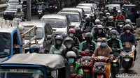 Menurutnya, kepadatan lalu lintas pada bulan Ramadan disebabkan waktu berangkat dan pulang para pekerja yang berbarengan.