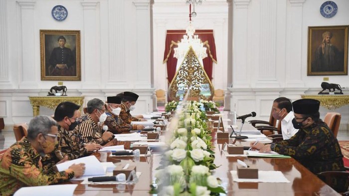 Jokowi Bertemu Pansel BPKH