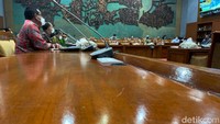 Rapat Dengar Pendapat (RDP) tersebut membahas evaluasi hasil seleksi PPPK Guru dan kajian/skema penyelesaian formasi GTK PPPK.