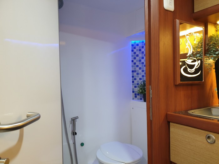 Maha Motorhomes garapan Laksana dan Baze Maha Motorhomes garapan Laksana dan Baze