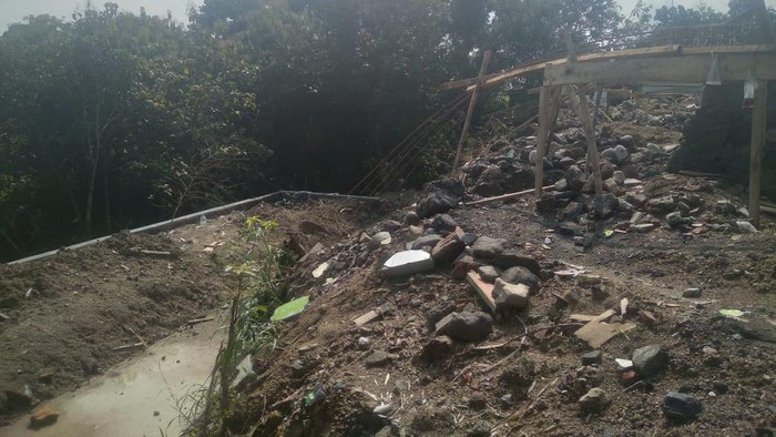 Masjid Al-Fatah Dusun Kowang dirobohkan warga