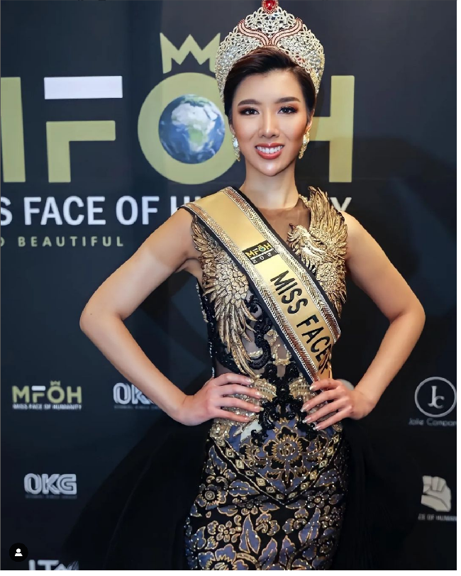 Dalam siaran langsung yang ditayangkan di YouTube Miss Face of Humanity Nadia Tjoa diumumkan sebagai pemenang Miss Face of Humanity 2022. Dia mengalahkan finalis dari Rwanda yang menjadi juara kedua atau 1st runner up kontes kecantikan tersebut. Foto: Instagram