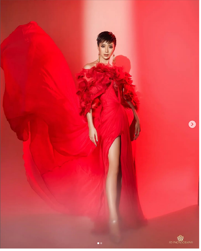 Nadia Tjoa bersaing dengan 16 finalis Miss Face of Humanity 2022 yang datang dari berbagai negara. Seharusnya ajang kompetisi kecantikan ini diikuti oleh 29 negara. Namun saat hari dimulainya karantina hanya 17 negara, termasuk Indonesia, yang mengonfirmasi hadir. Foto: Instagram