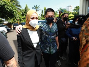 Olla Ramlan Mesra dengan Aufar di Tengah Perceraian: Rukun Damai