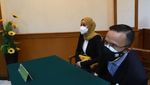 Mesra! Olla Ramlan Dirangkul dan Gandeng Aufar di Sidang Cerai
