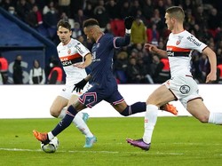 Neymar menambah keunggulan PSG menjelang bubaran pertandingan, memaksimalkan umpan Mbappe. Les Parisiens menang 5-1 atas Lorient hingga pluit panjang berbunyi.