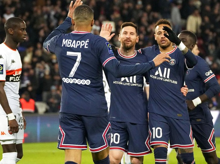 PSG's Neymar scores his side's opening goal during the French League One soccer match between Paris Saint Germain and FC Lorient at Parc des Princes stadium in Paris, Sunday, April 3, 2022. (AP Photo/Michel Euler)