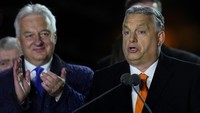Untuk diketahui, kampanye pemilihan didominasi oleh invasi Rusia ke Ukraina yang menempatkan hubungan panjang Orban dengan Presiden Rusia Vladimir Putin di bawah pengawasan. AP Photo/Petr David Josek.