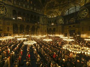 Saat Hagia Sophia Kembali Gelar Salat Tarawih Setelah 88 Tahun