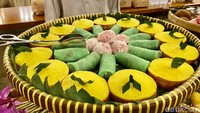Aneka jajanan pasar untuk takjil ditawarkan untuk buka puasa. Mulai dari dadar gulung hingga bubur manis. Foto: detikFood/Yenny Mustika Sari