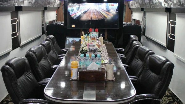 Fasilitas lainnya di dalam Kereta Api Wisata yaitu terdapat fasilitas karaoke, wifi, nonton film/youtube, meeting room, mini bar, mushola dan area tempat duduk yang nampak nyaman. Â Fasilitas lainnya di dalam Kereta Api Wisata yaitu terdapat fasilitas karaoke, wifi, nonton film/youtube, meeting room, mini bar, mushola dan area tempat duduk yang nampak nyaman. Â